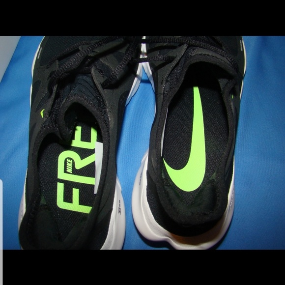 Women's Nike Free Running Shoes Size-8.5 - Picture 6 of 8